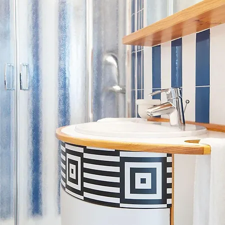 Ξενοδοχείο με διαμερίσματα Iselba 4*